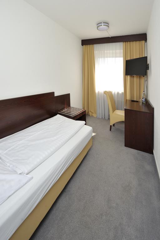 Hotel Zur Post Steimbke Екстериор снимка
